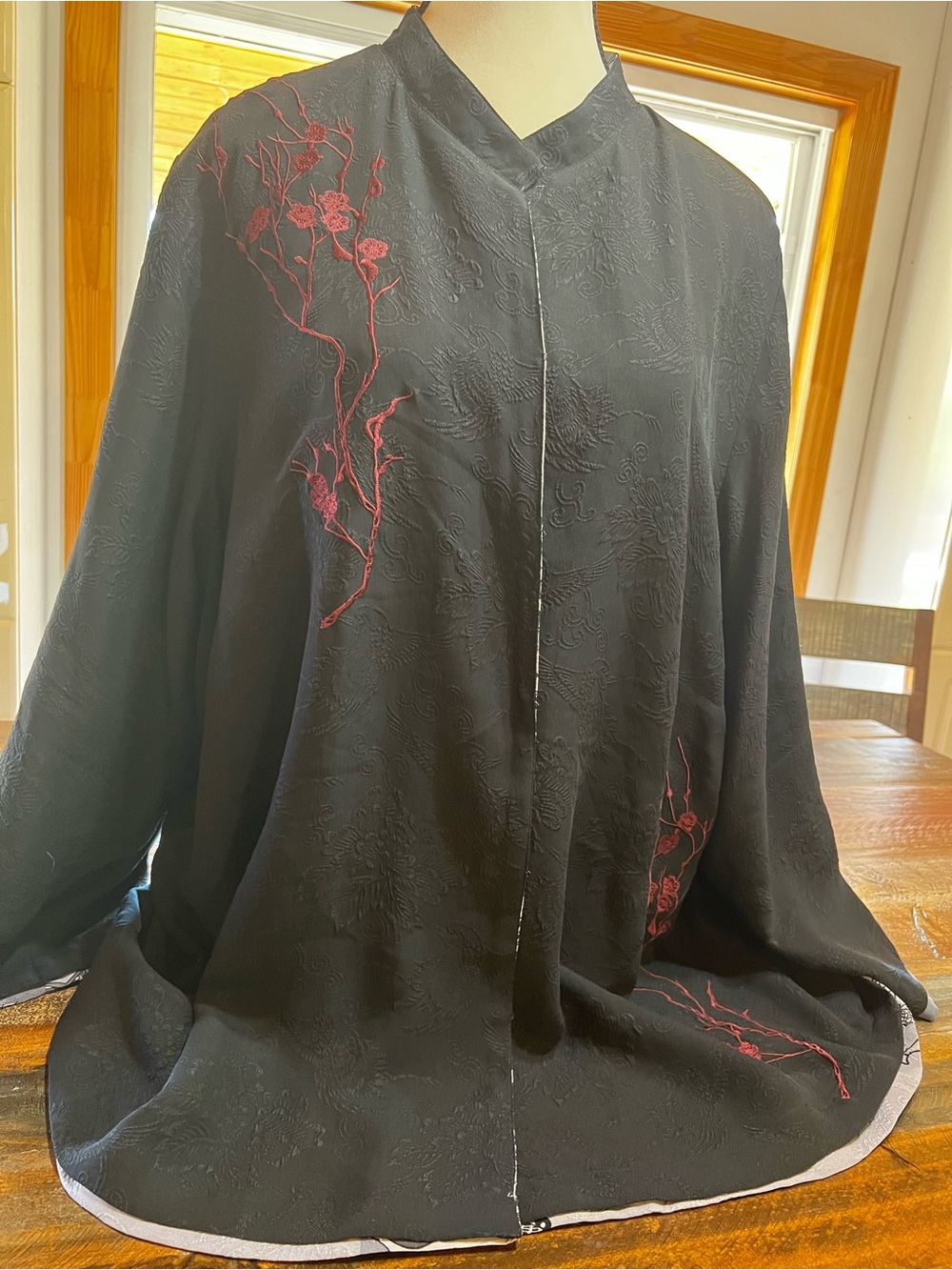 Elegant Grey Patterned Kimono Jacket - Picture 2 of 14